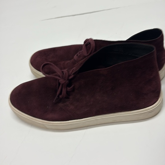 VINCE. Chelsea Suede Lace Up Sneaker size 8 maroon - Picture 3 of 8